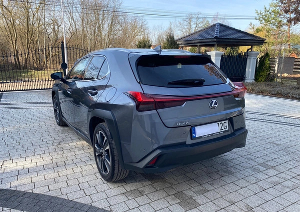 Lexus UX cena 123500 przebieg: 32000, rok produkcji 2021 z Szczekociny małe 781